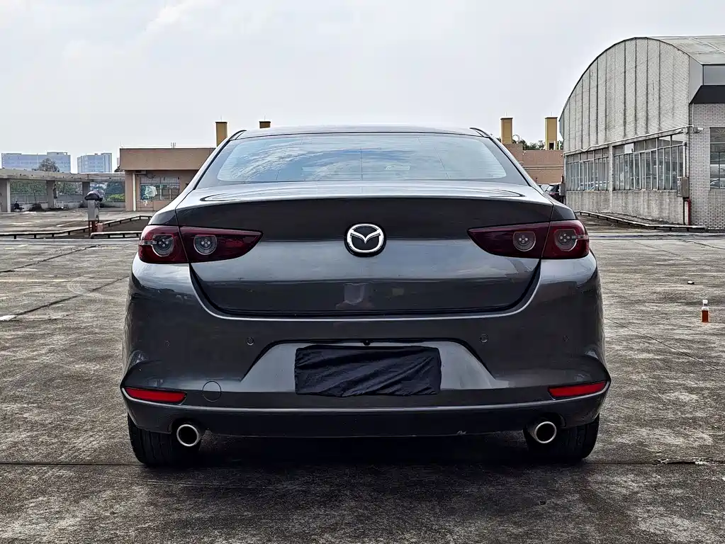Mazda 3 Axela 2022 — фото 12