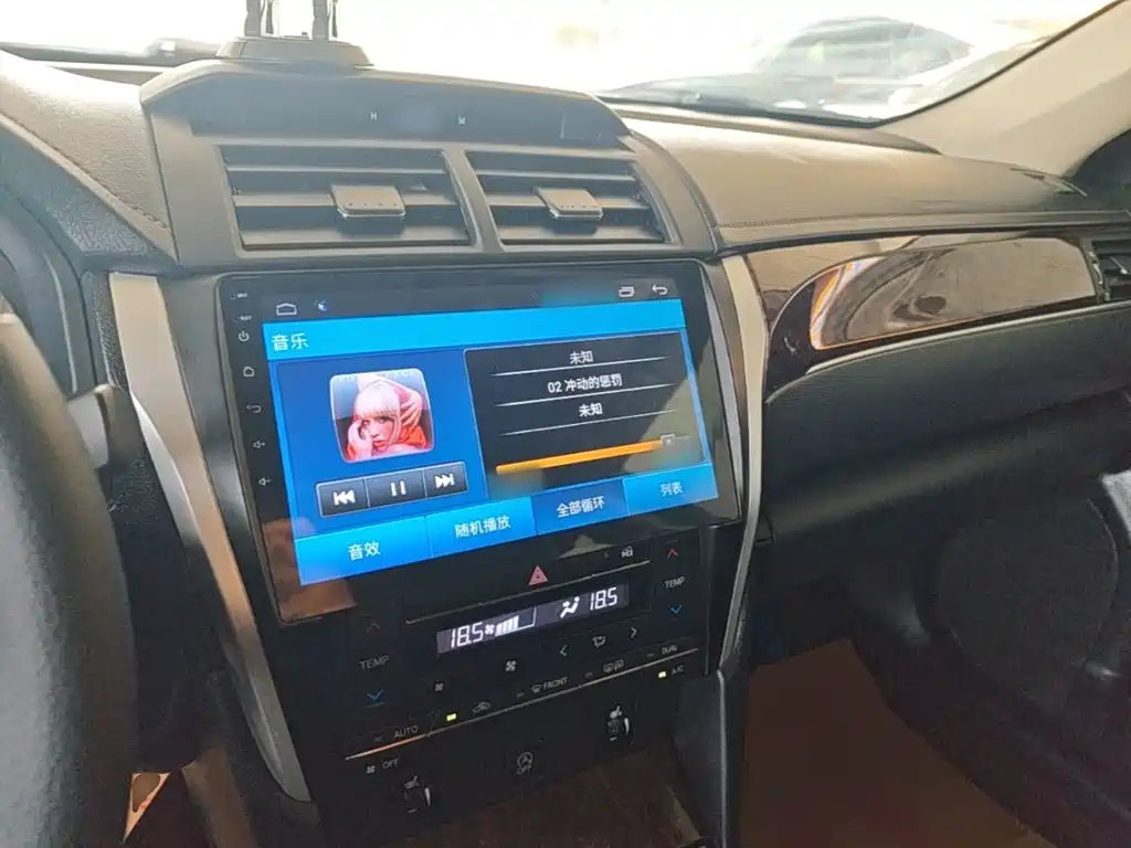Toyota Camry 2017 — фото 10