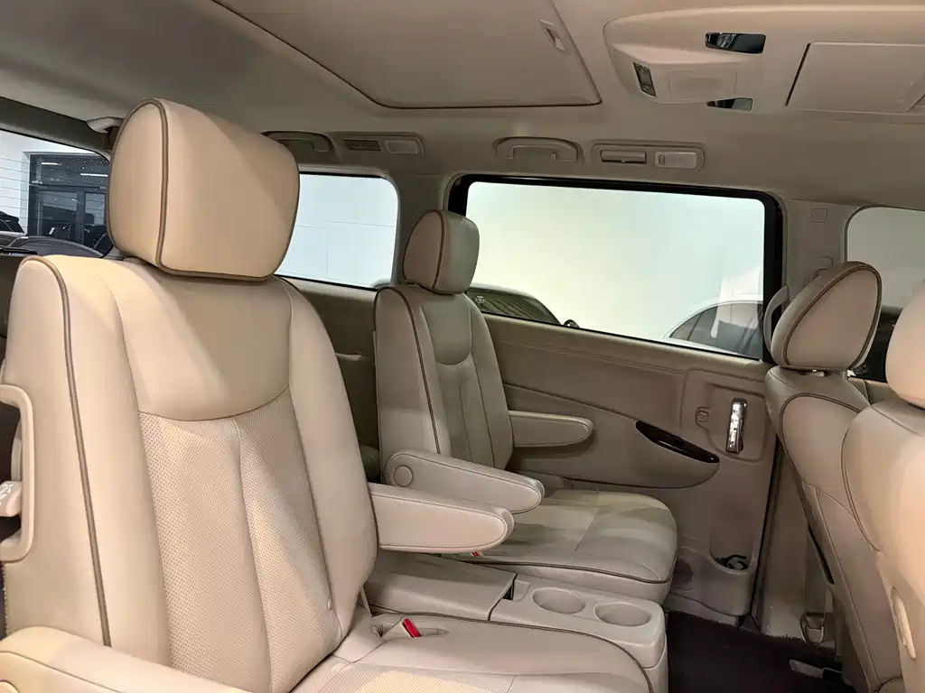Nissan Quest 2016 — фото 28