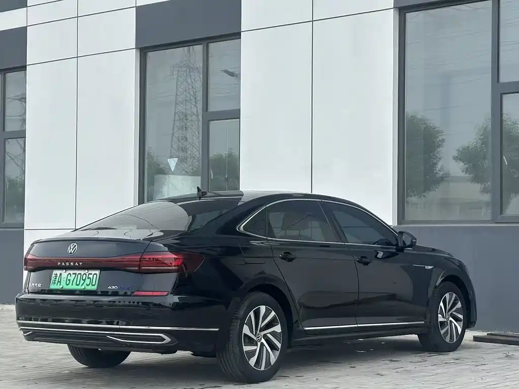 Volkswagen Passat PHEV 2024 — фото 7