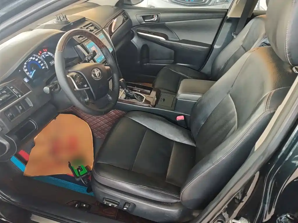 Toyota Camry 2017 — фото 15