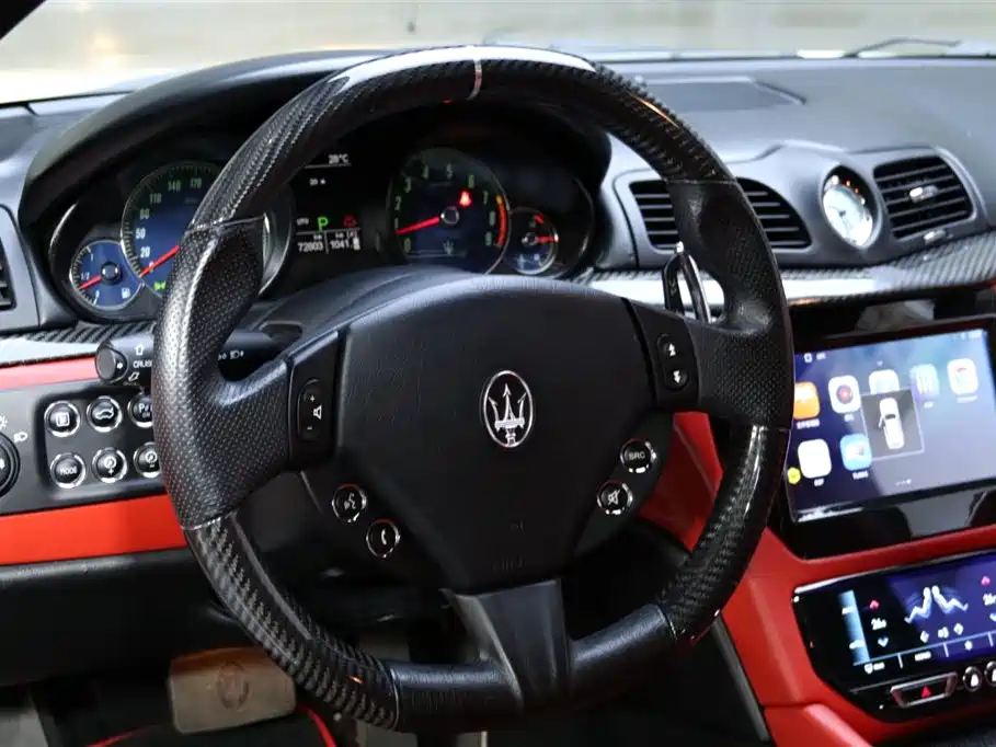 Maserati GranTurismo 2018 — фото 13