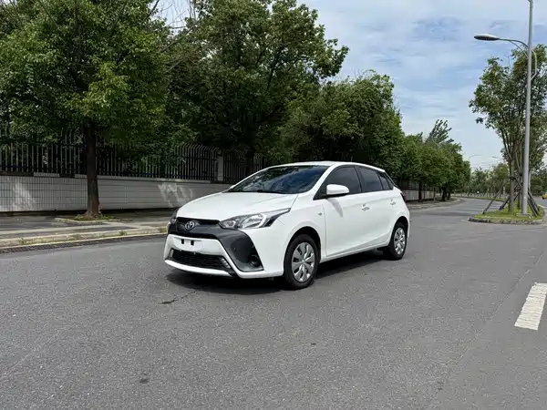 Toyota Yaris L 2021