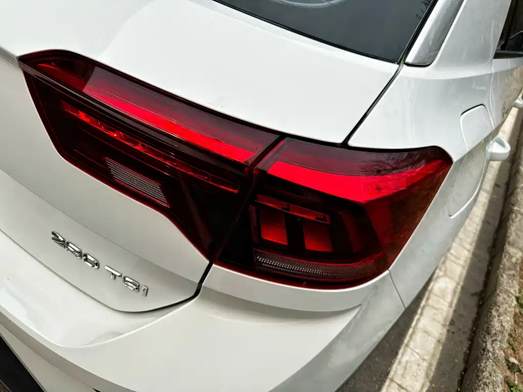 Volkswagen T-Roc 2020 — фото 11
