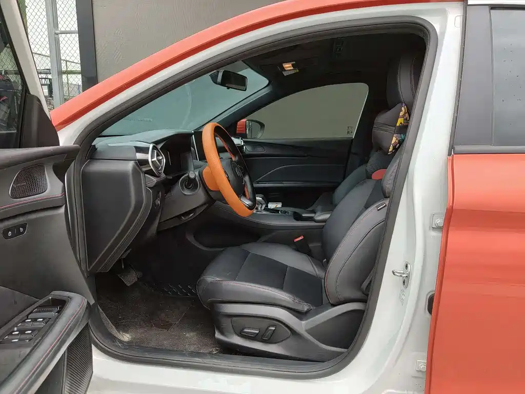 MG MG5 2025