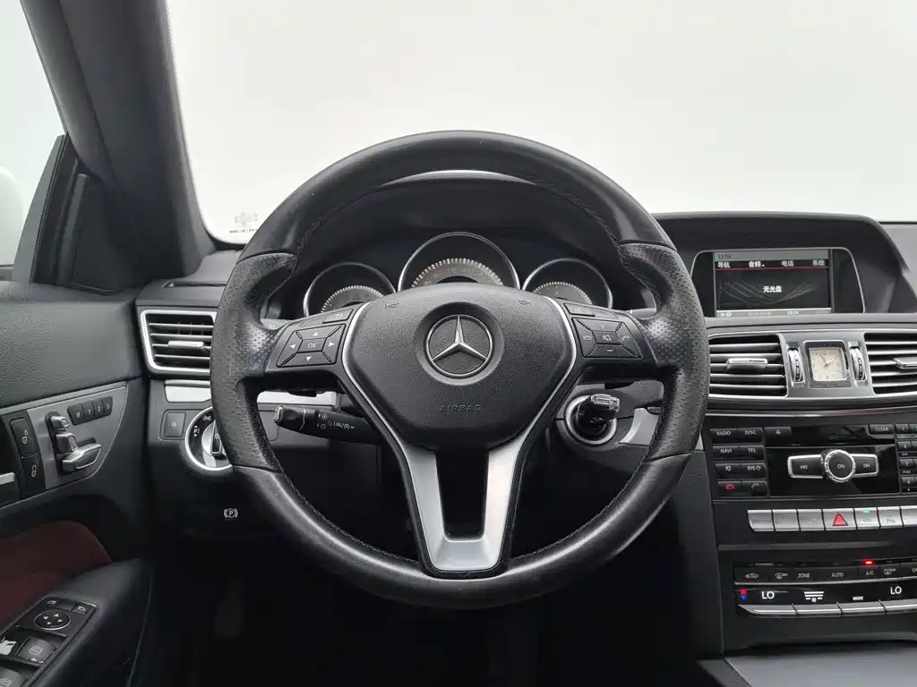 Mercedes-Benz E-Class 2014 — фото 11