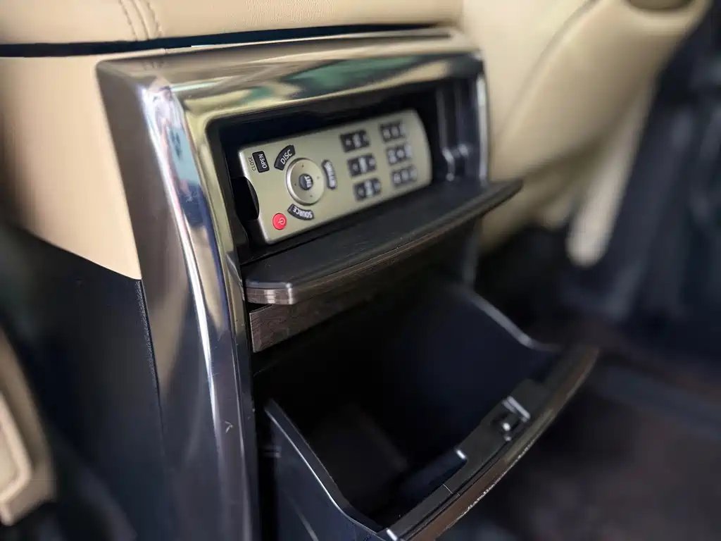 Toyota Vellfire 2020 — фото 9