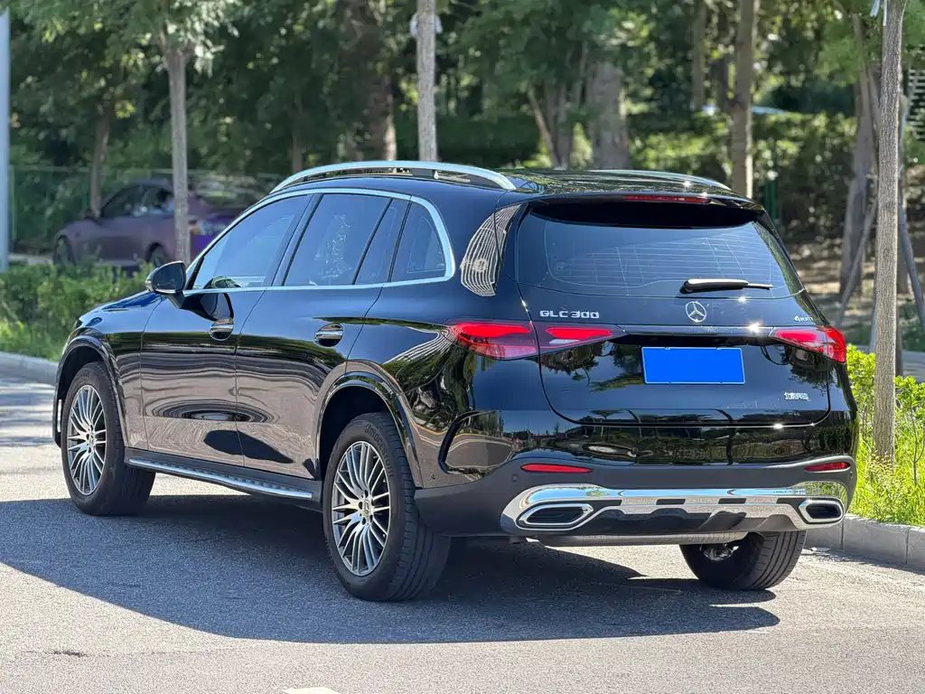 Mercedes-Benz GLC 2023