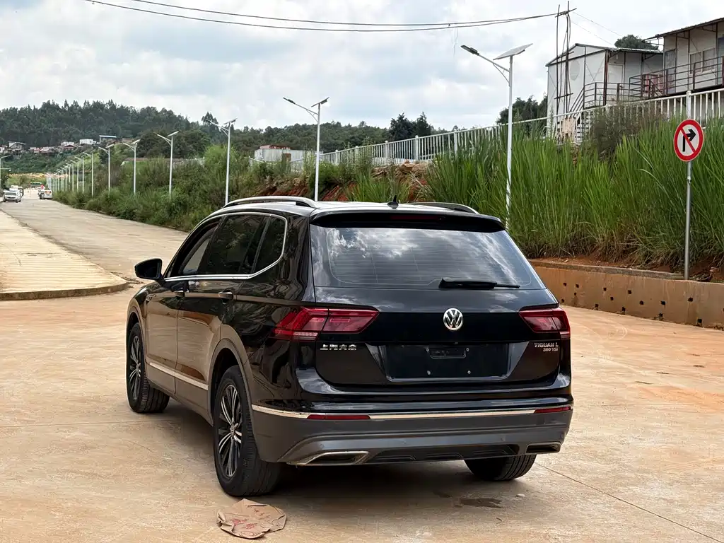 Volkswagen Tiguan L 2018 — фото 11