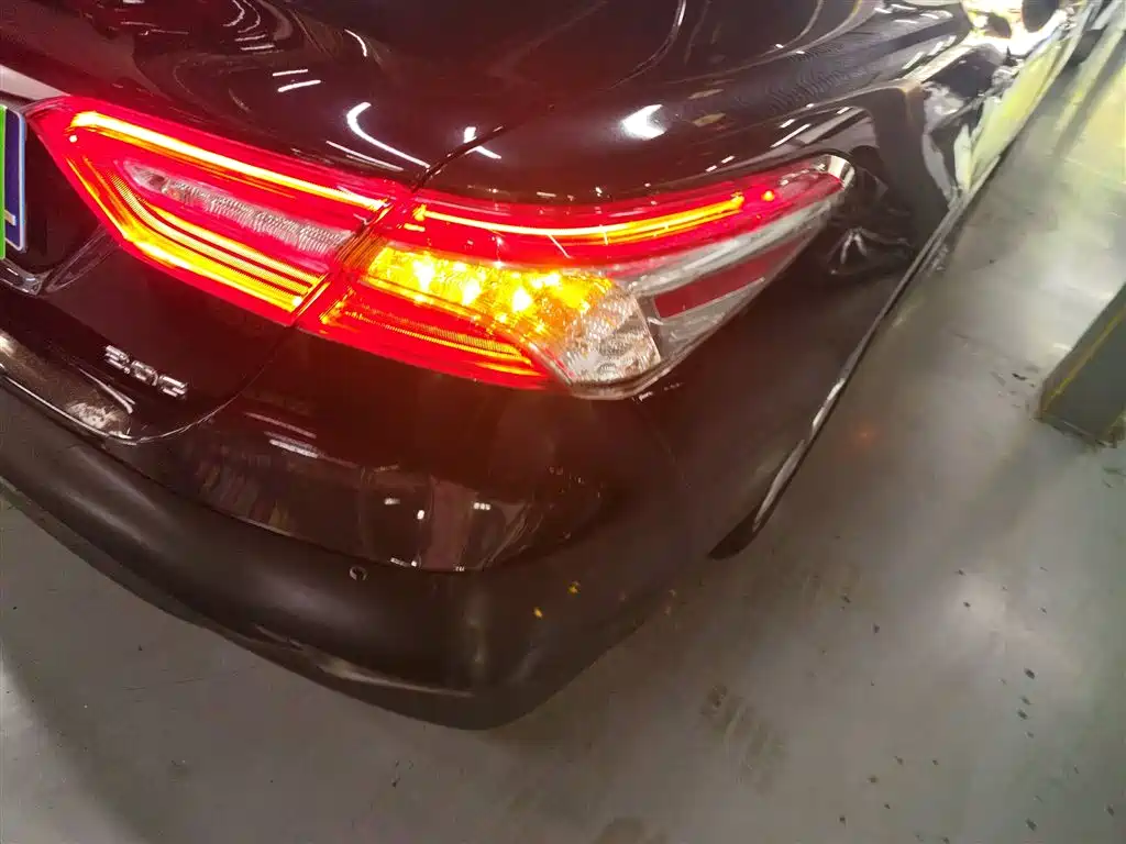 Toyota Camry 2023 — фото 24