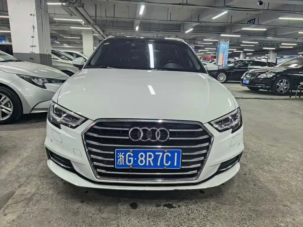 Audi A3 2018 — фото 2