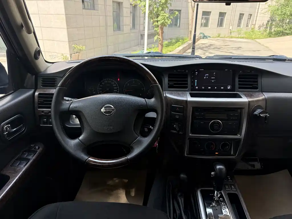 Nissan Patrol 2017 — фото 15