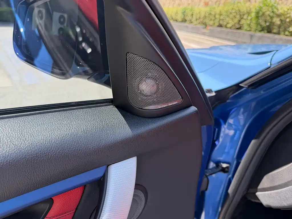 BMW 3 Series 2019 — фото 14