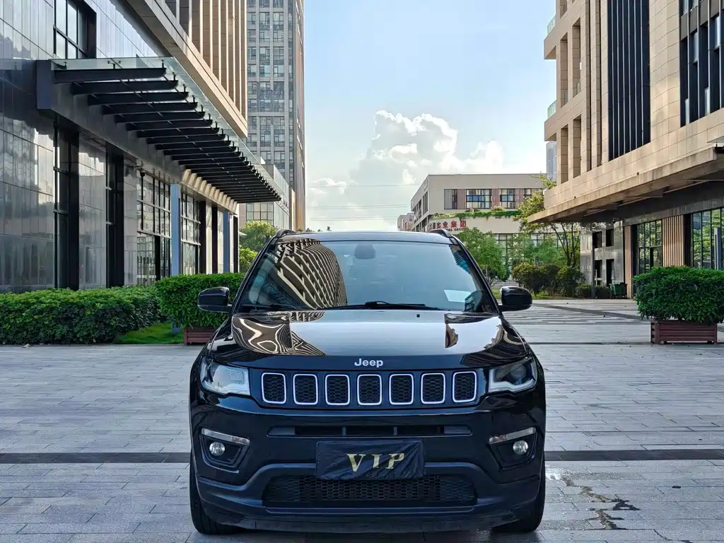 Jeep Compass 2018 — фото 3