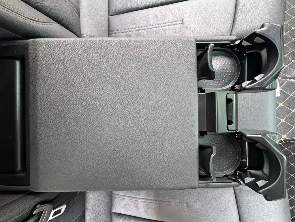 Audi A4L 2019 — фото 18