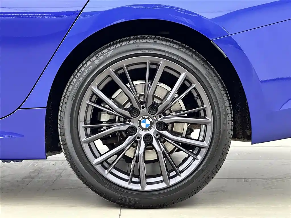 BMW 3 Series 2019 — фото 17