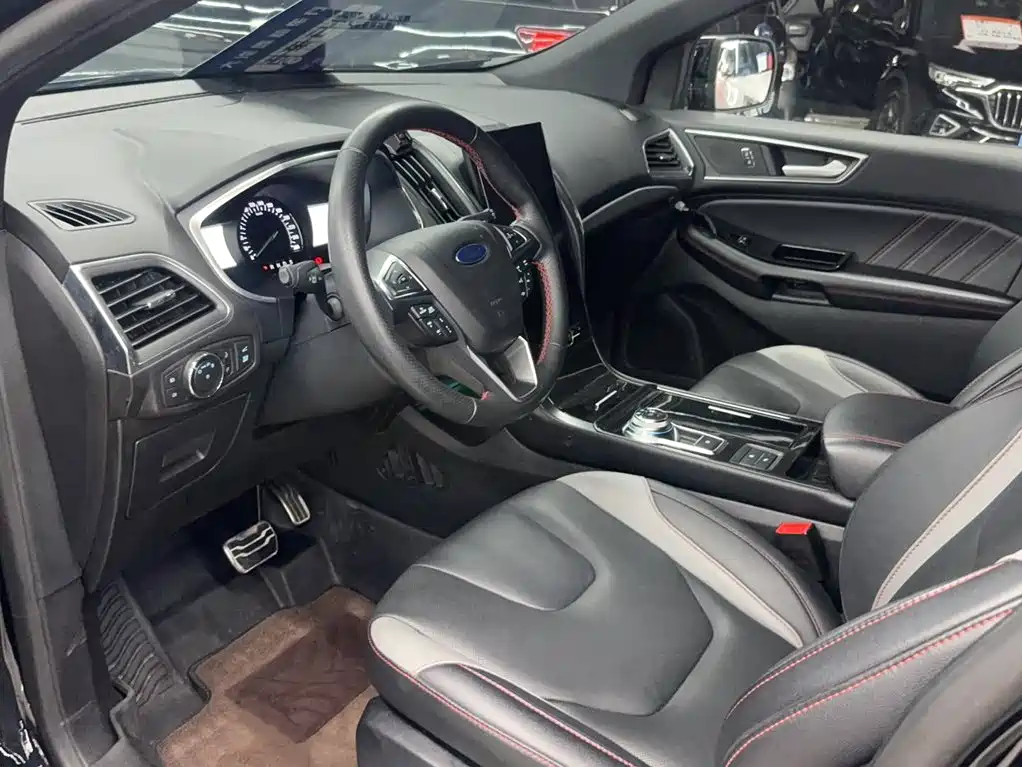Ford Edge 2019 — фото 16