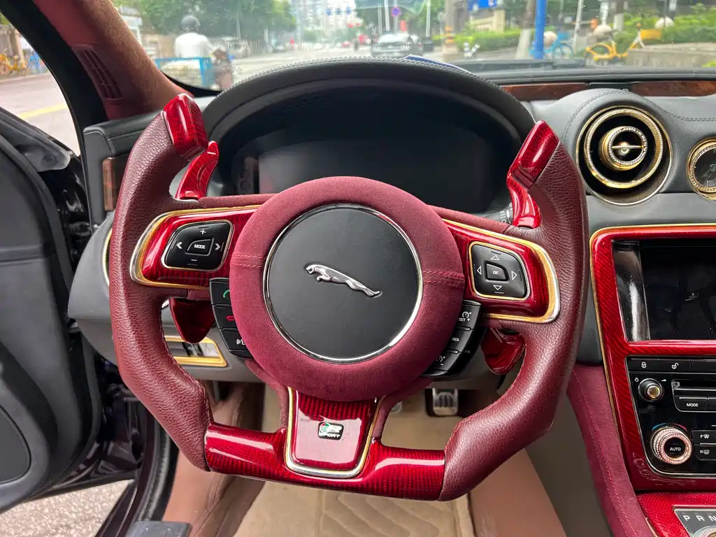 Jaguar XJ 2014 — фото 26
