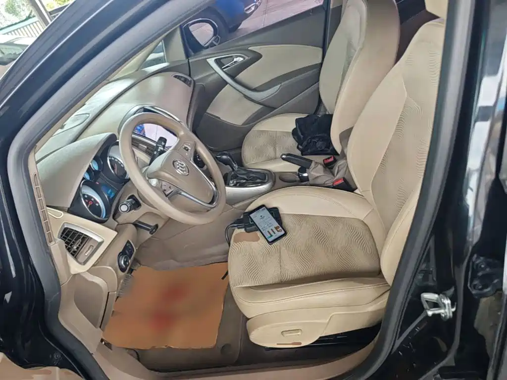 Buick Excelle 2015 — фото 15