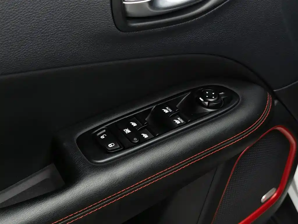 Jeep Compass 2017 — фото 9