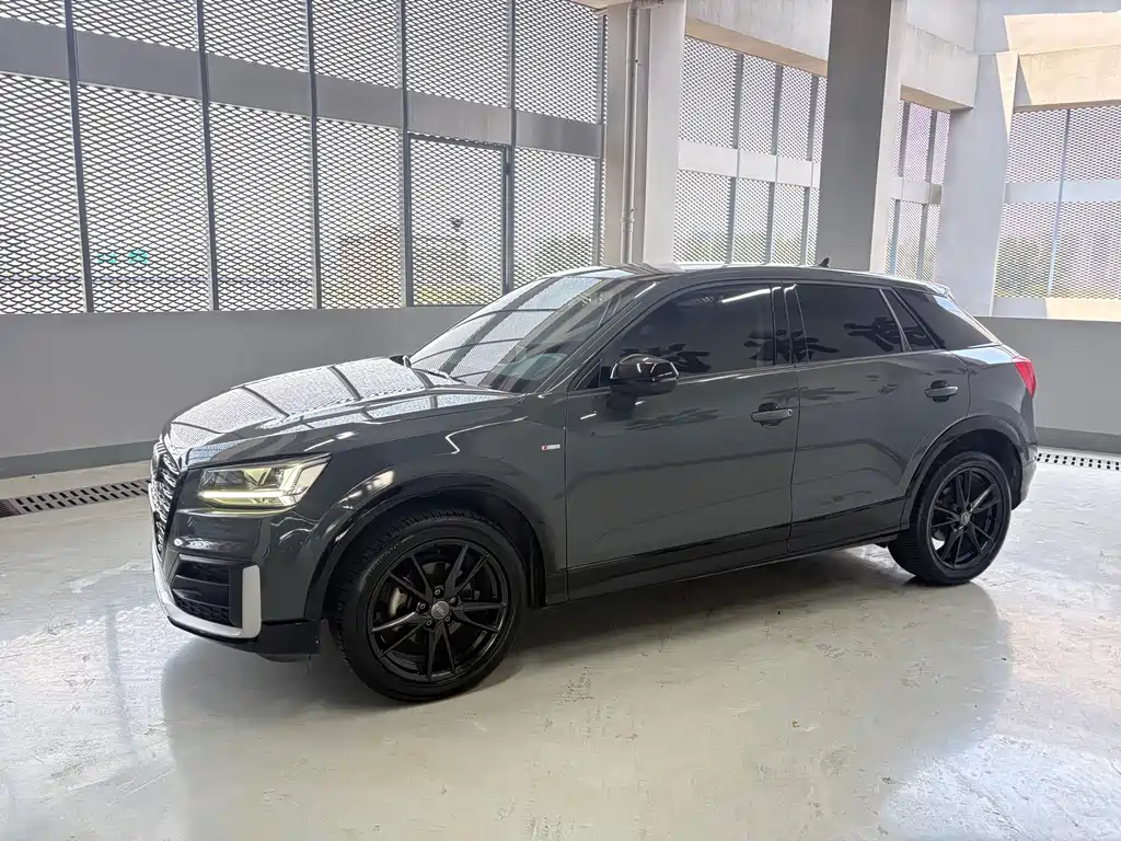 Audi Q2L 2020