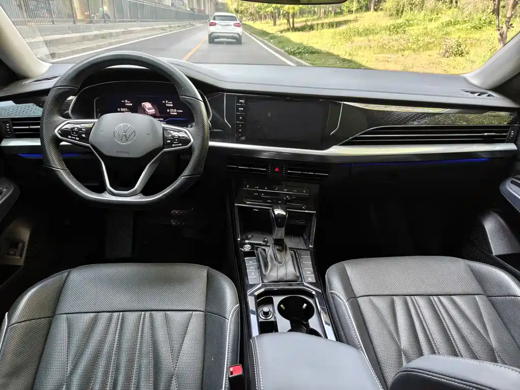 Volkswagen Passat 2023 — фото 16