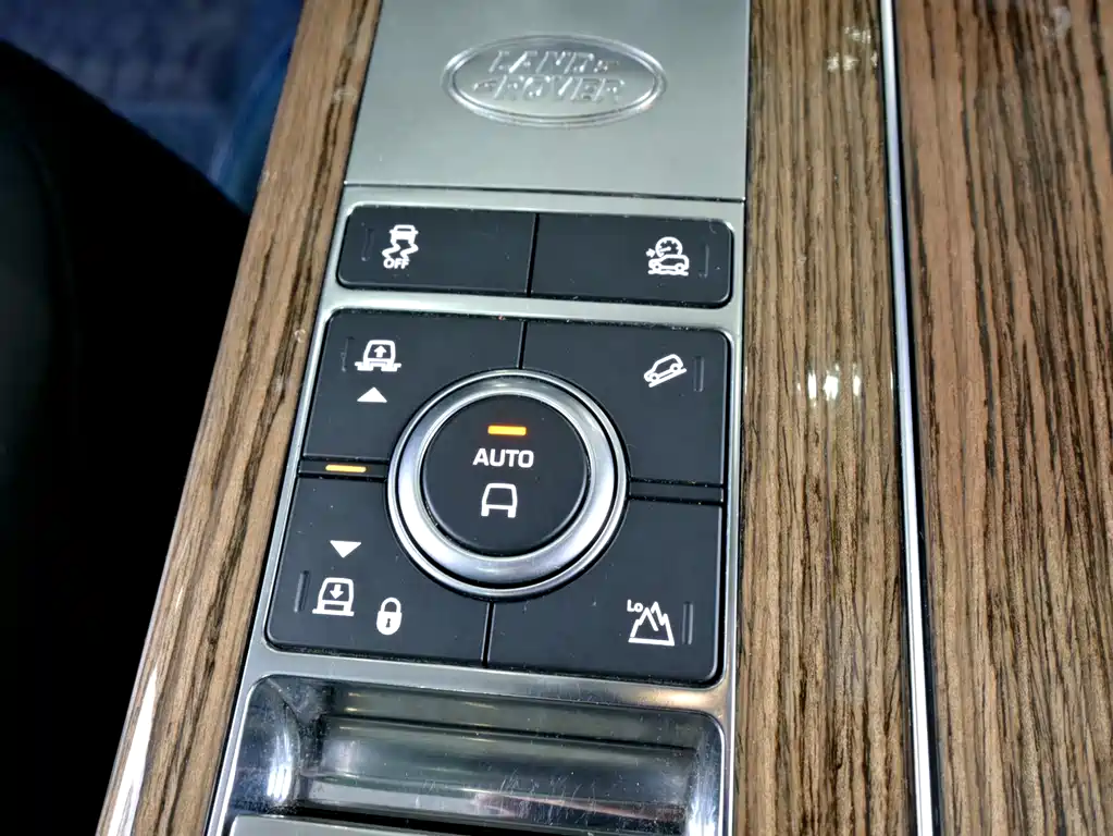 Land Rover Range Rover 2018 — фото 17
