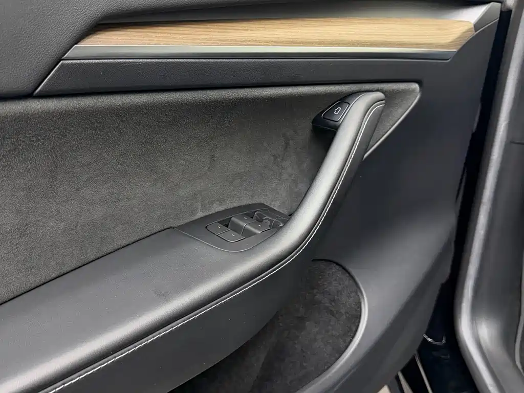 Tesla Model Y 2022 — фото 10