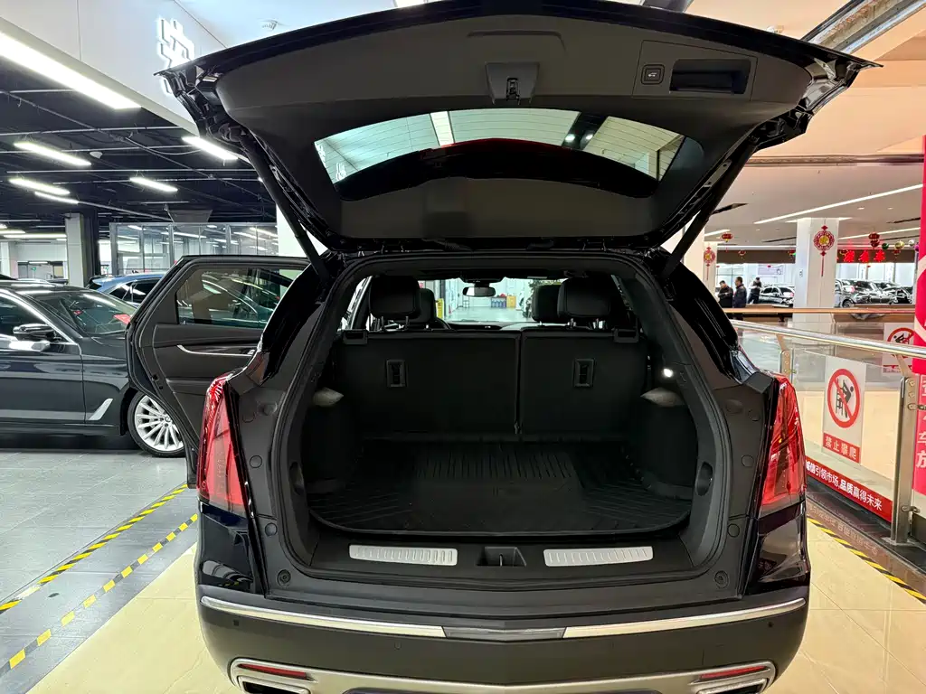 Cadillac XT5 2021 — фото 9