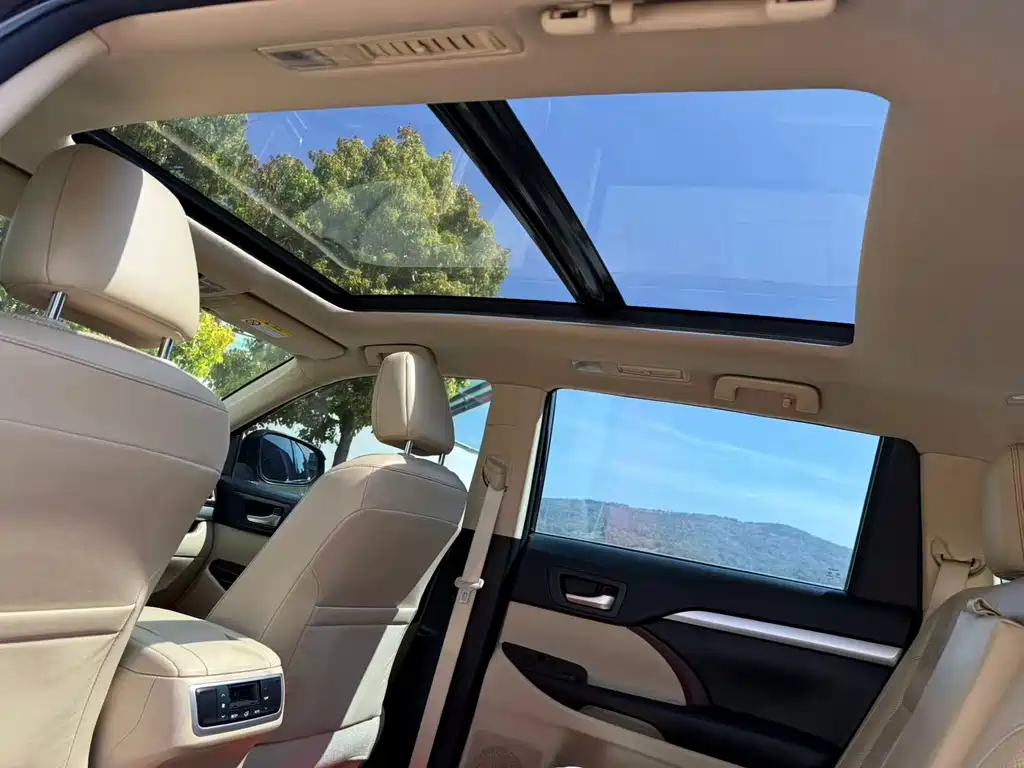 Toyota Highlander 2017 — фото 18