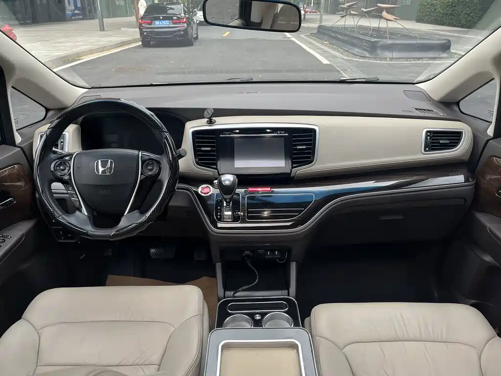 Honda Odyssey 2017 — фото 17
