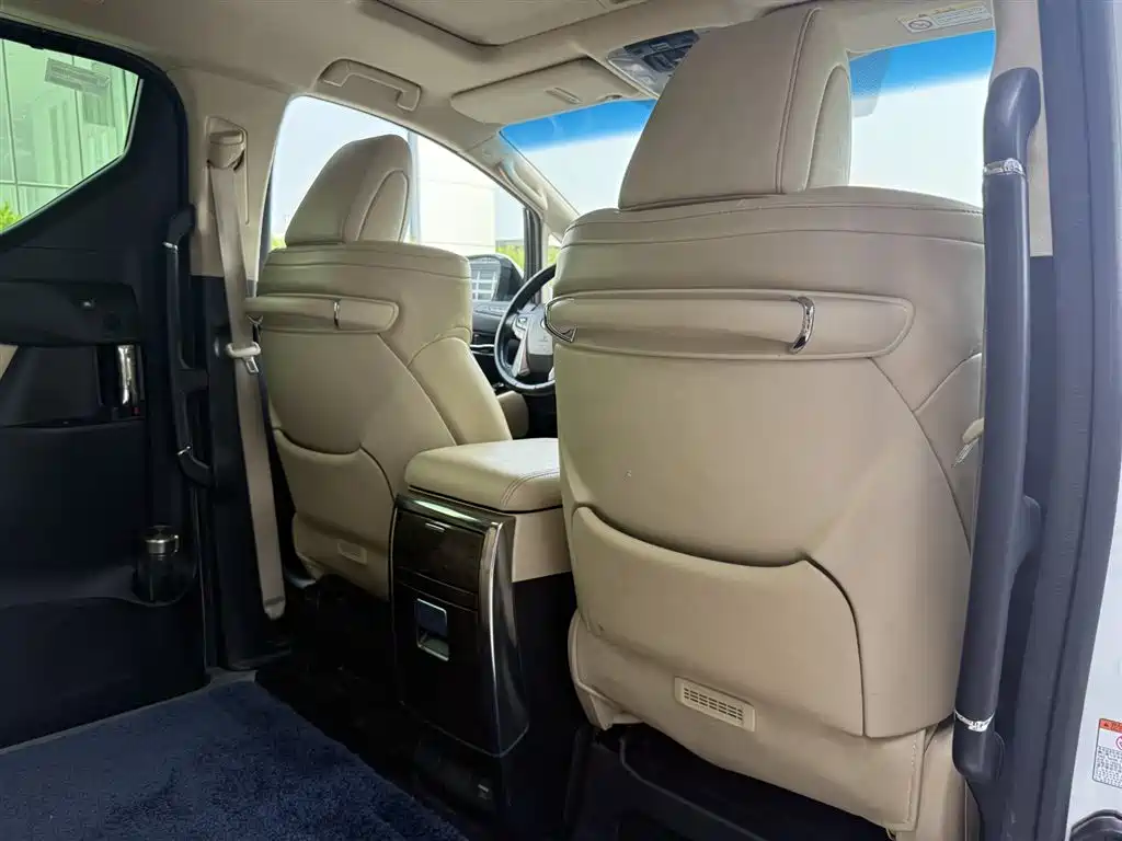 Toyota Alphard 2020 — фото 39