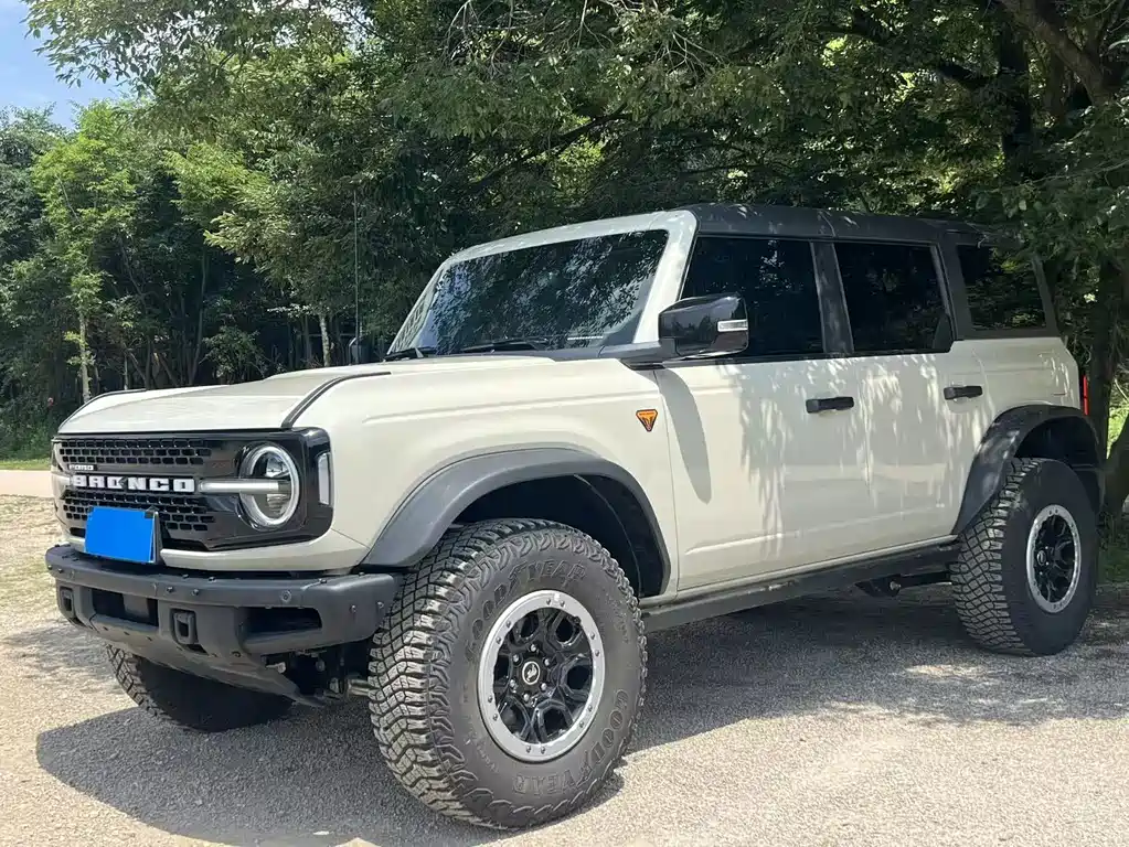Ford Bronco 2025 — фото 1