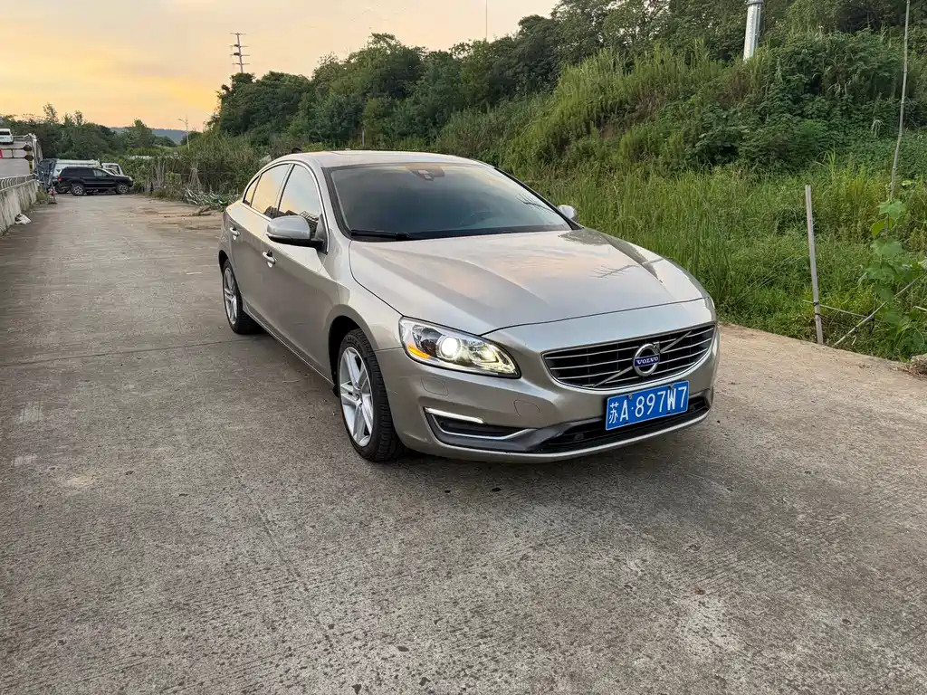 Volvo S60 2015 — фото 3