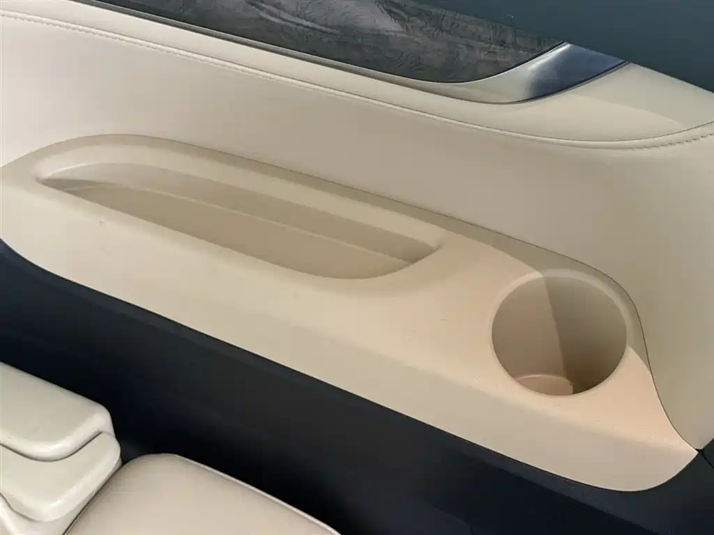 Toyota Alphard 2020 — фото 45