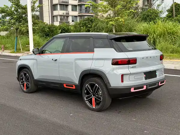 Geely ICON 2021