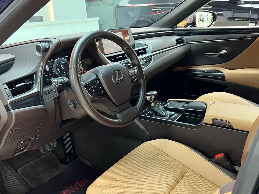 Lexus ES 2021 — фото 8