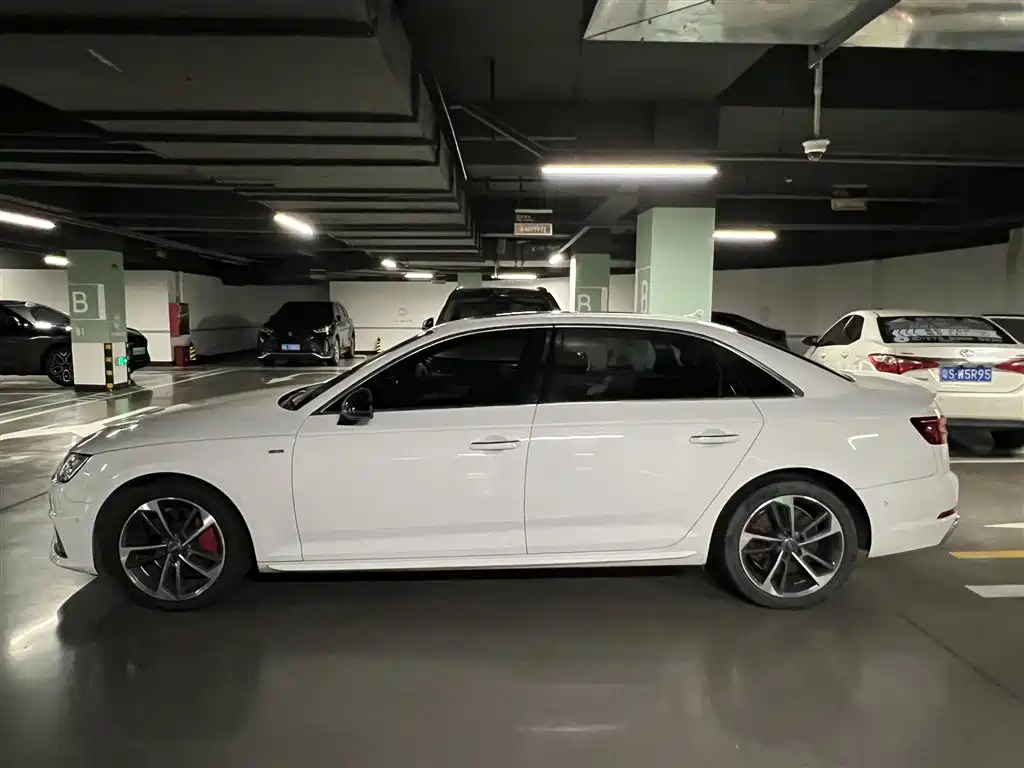 Audi A4L 2019