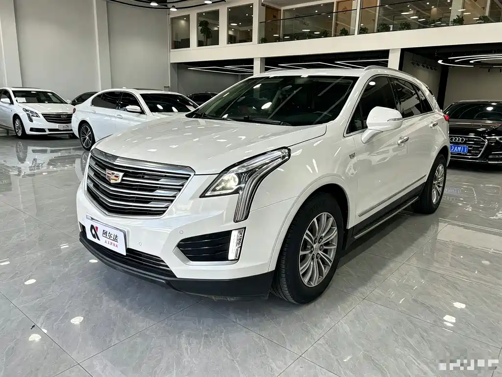 Cadillac XT5 2018 — фото 1
