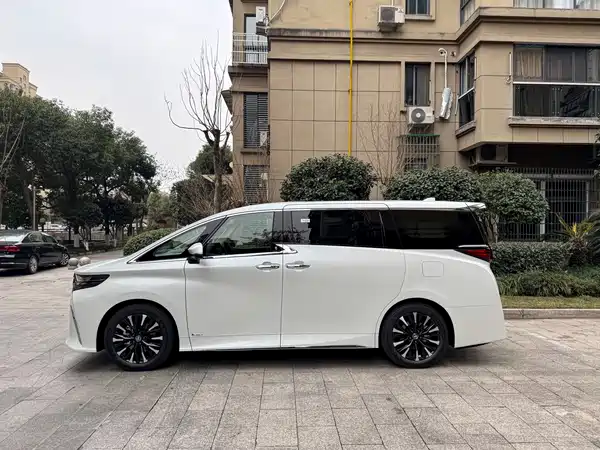 Toyota Alphard 2024