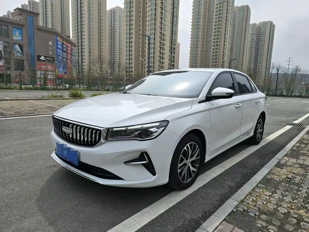 Geely Emgrand 2025 — фото 1