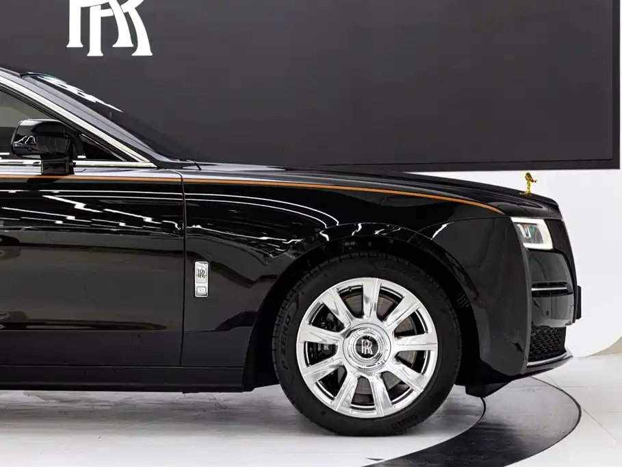 Rolls-Royce Ghost 2023 — фото 24