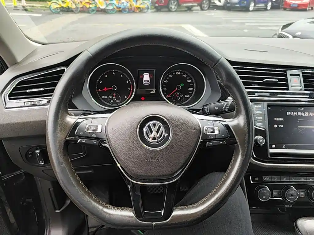 Volkswagen Tiguan L 2017 — фото 11