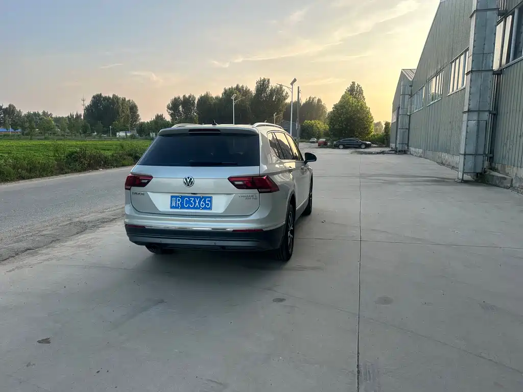 Volkswagen Tiguan L 2019 — фото 10