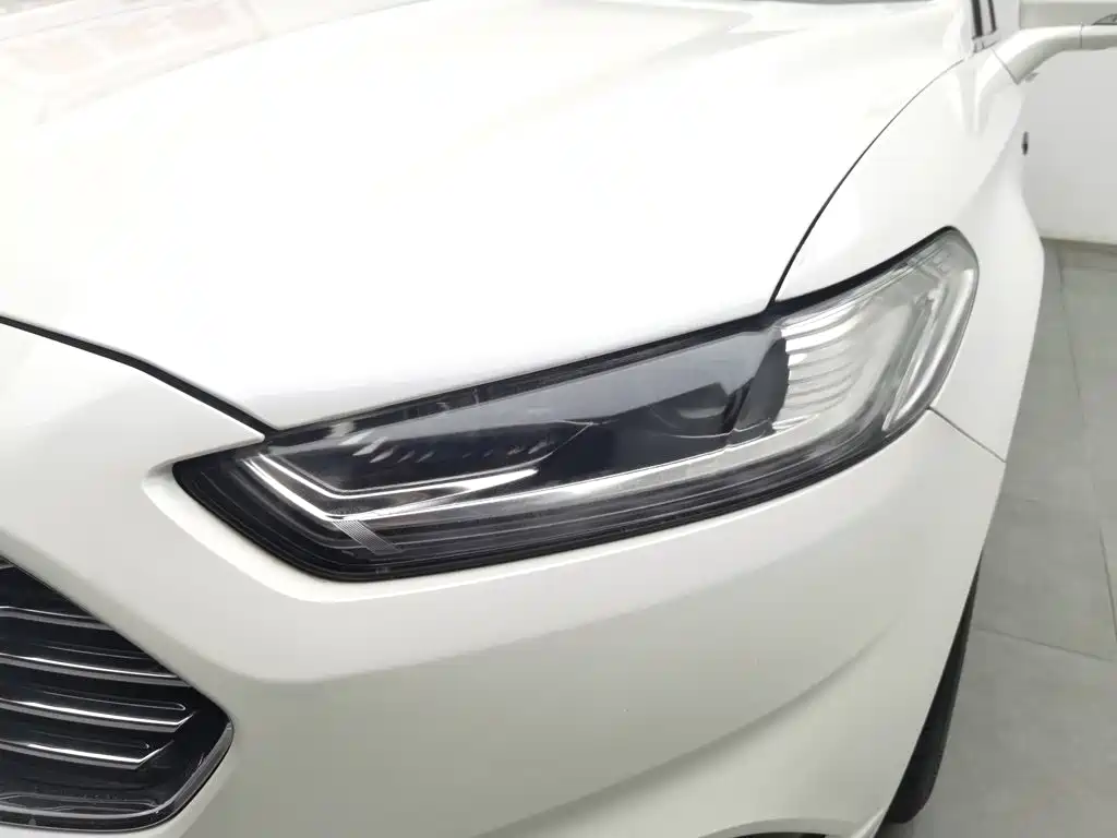 Ford Mondeo 2015 — фото 7