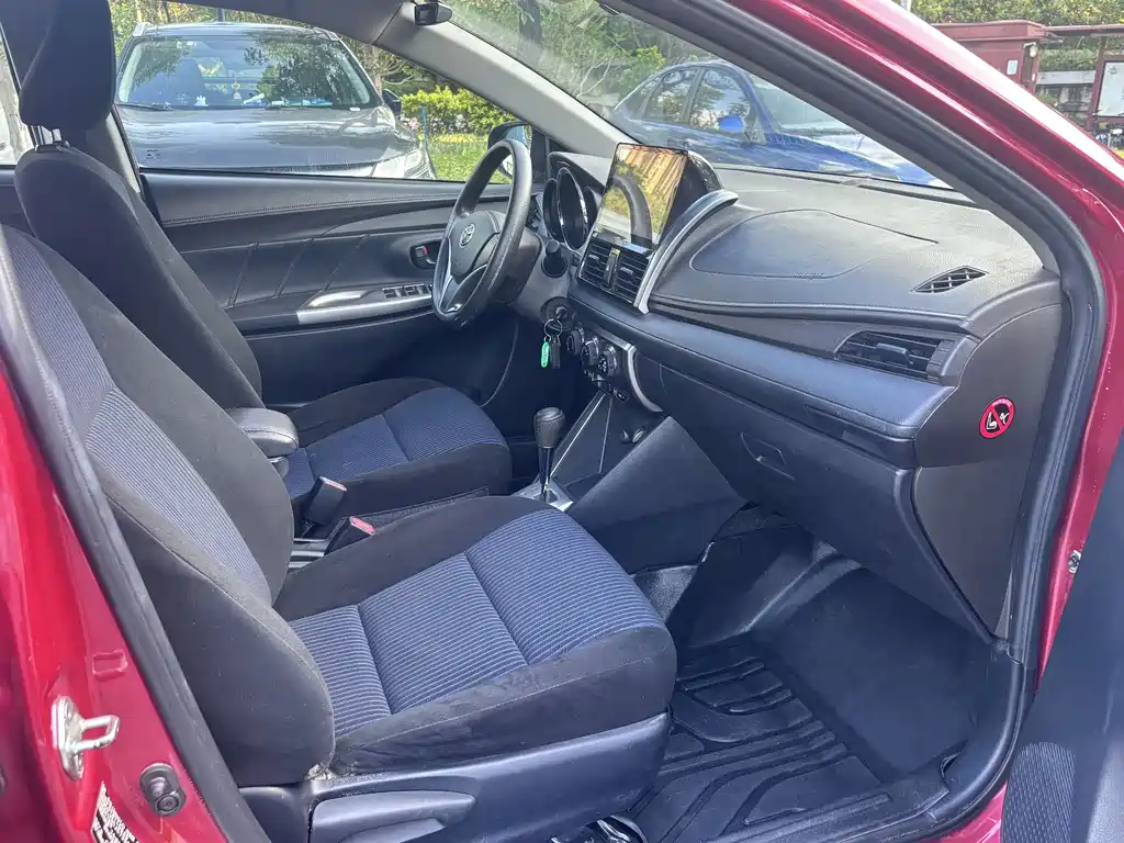 Toyota Yaris L 2014
