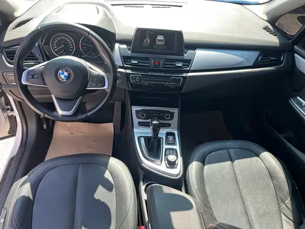 BMW 2 Series Station Wagon 2016