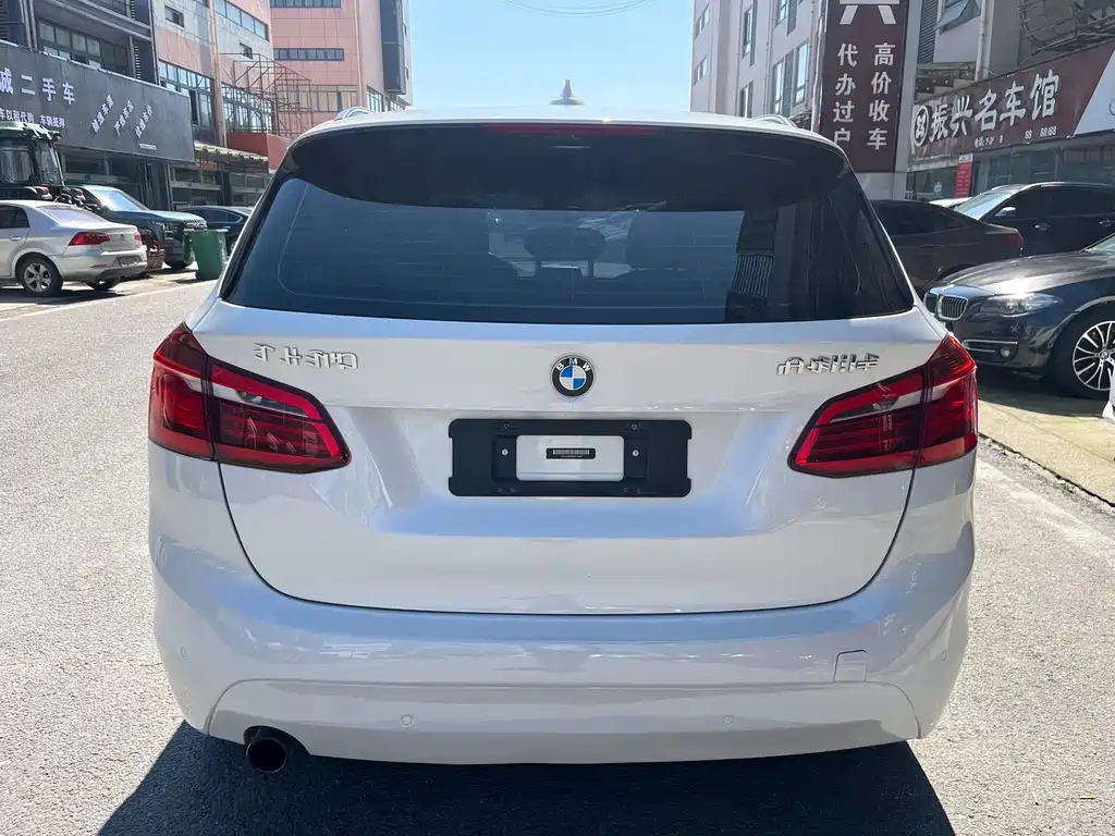 BMW 2 Series Active Tourer 2016 — фото 11