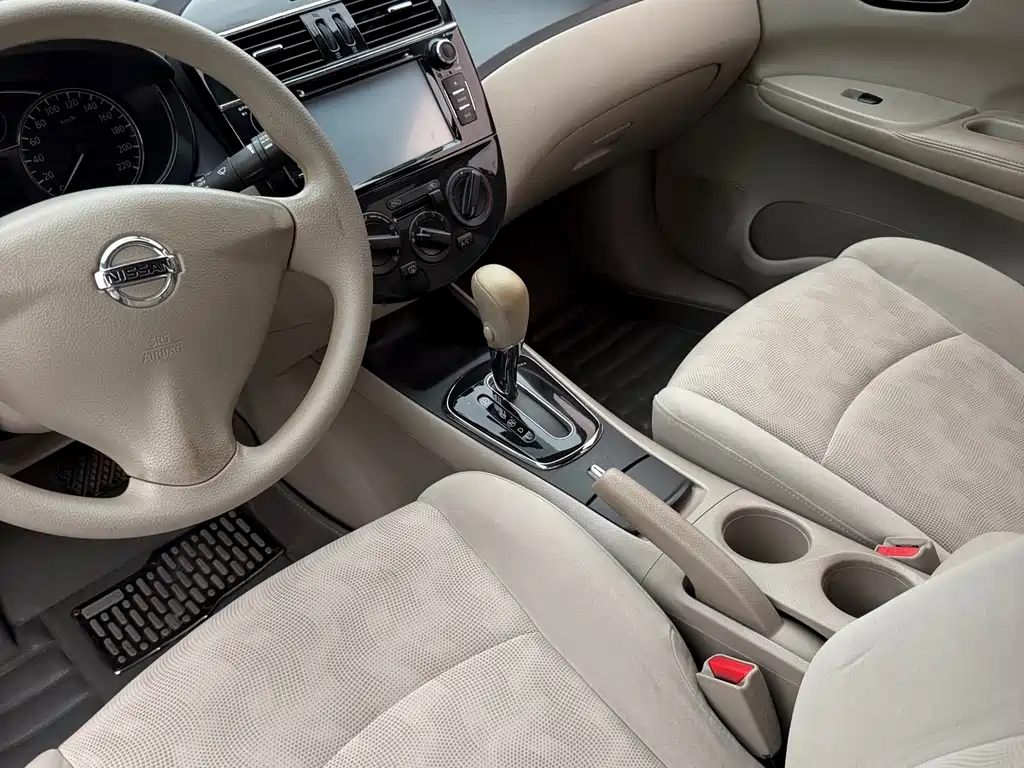 Nissan Tiida 2014