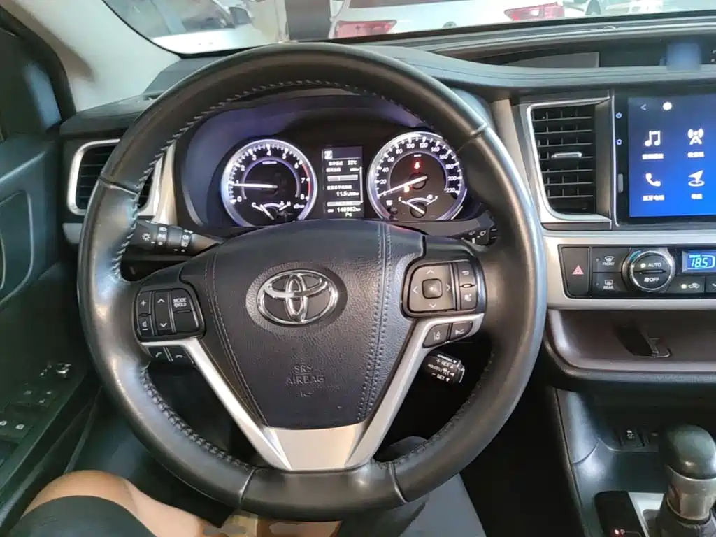Toyota Highlander 2021 — фото 11